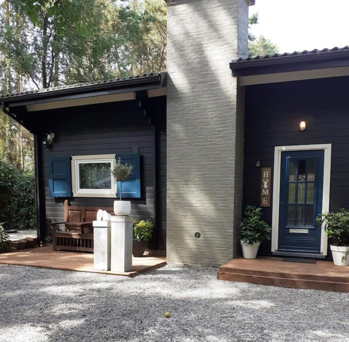 Comfortable Chalet In A Unique Location In Forest Essen Bagian luar foto