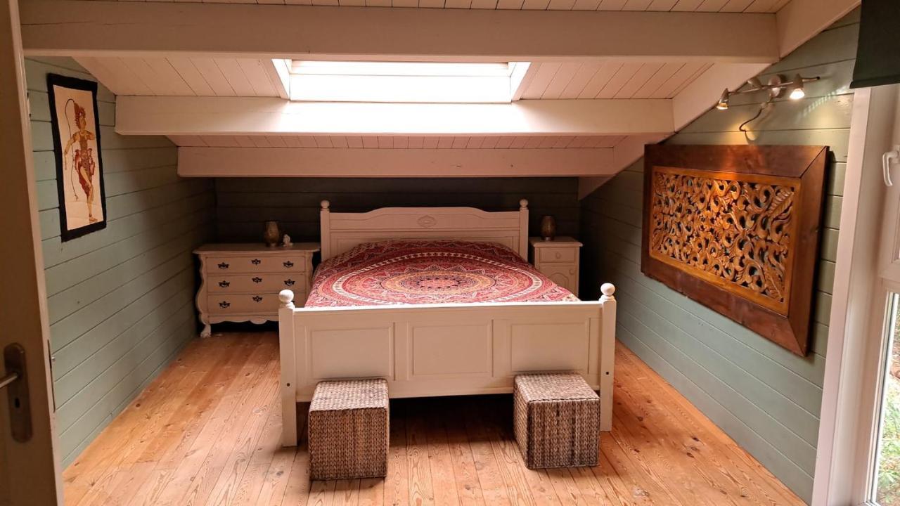 Comfortable Chalet In A Unique Location In Forest Essen Bagian luar foto